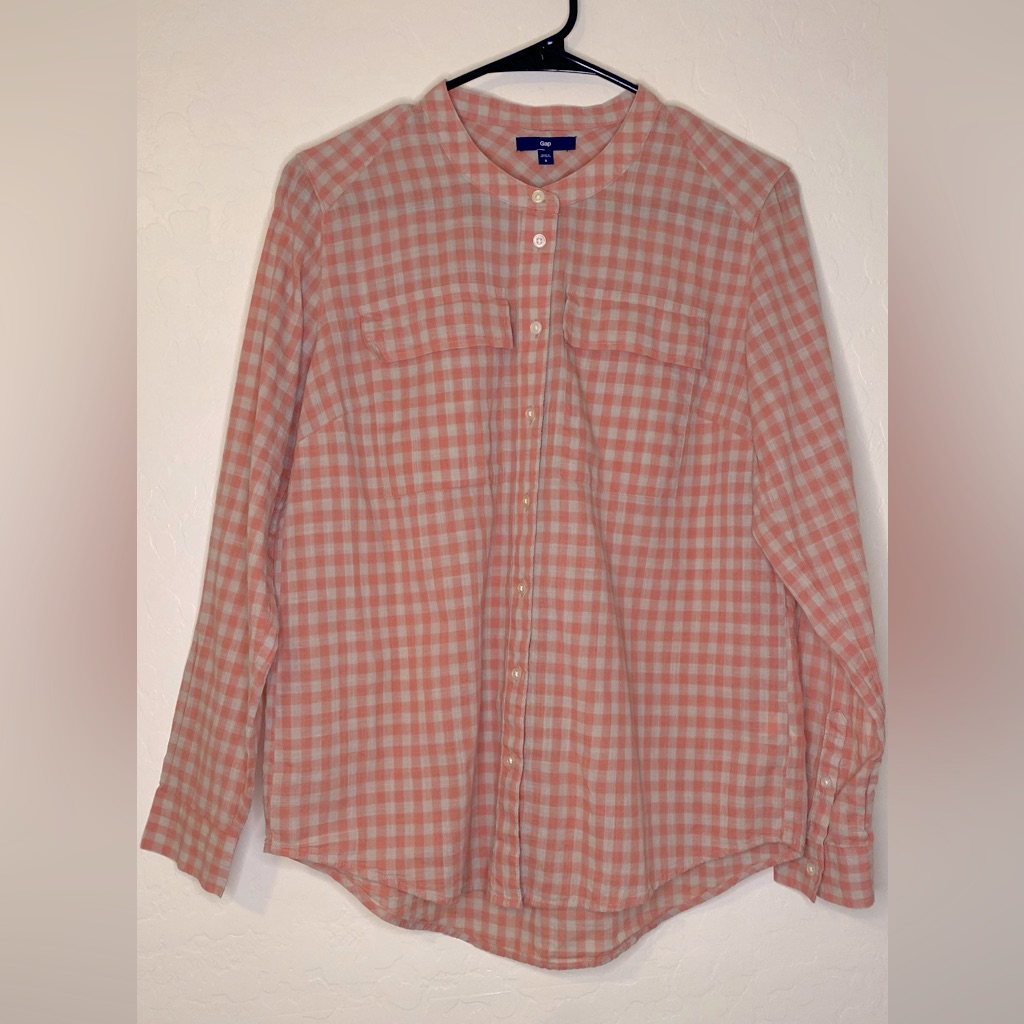 Gap Button Down Collared Shirt